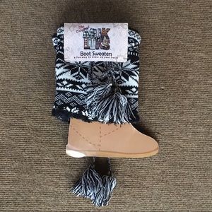 NWT Muk Luks Black & White Sweater Boot Covers FUR